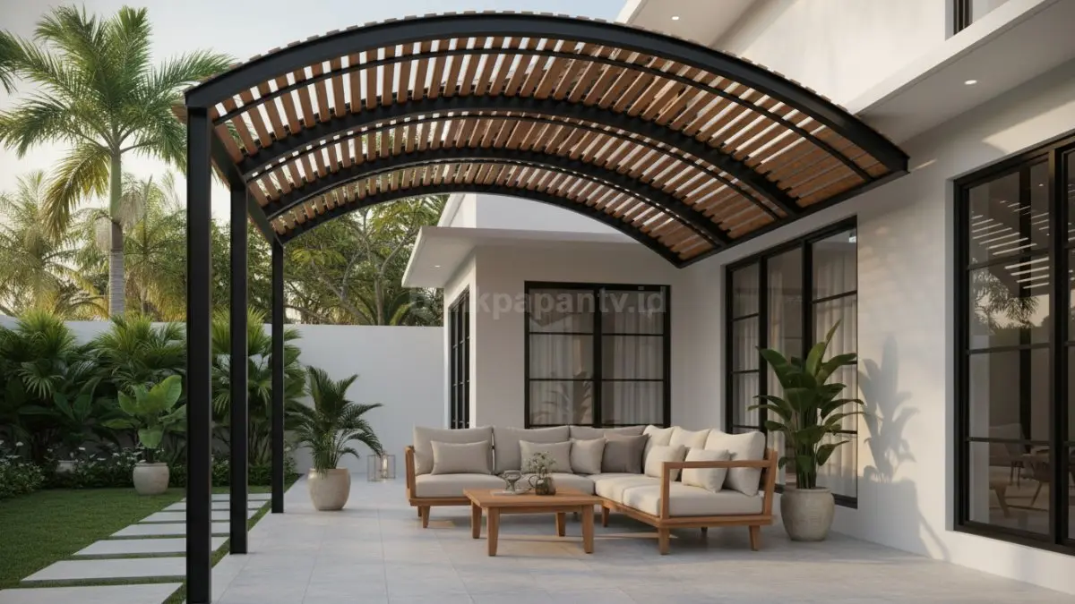 Kanopi teras melengkung kayu modern dengan desain estetik yang elegan dan tahan panas