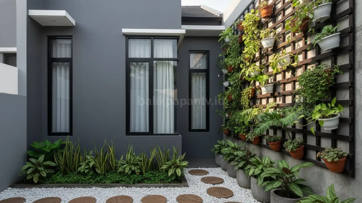 Taman vertikal di dinding rumah yang hemat ruang