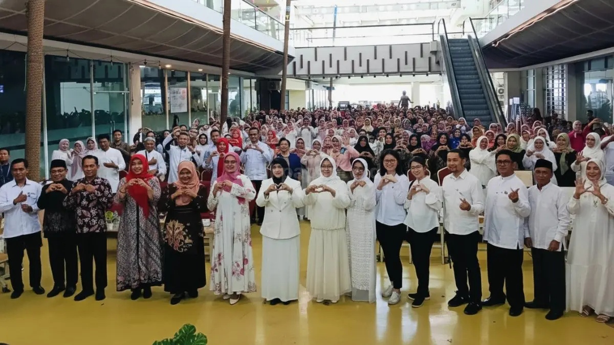 Foto bersama peserta dan perwakilan daerah dalam acara YJI
