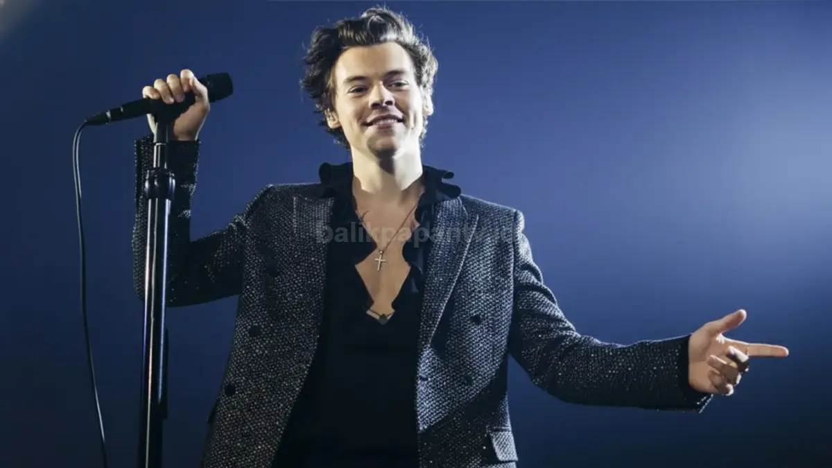Harry Styles siap luncurkan album baru Kiss All The Time. 
