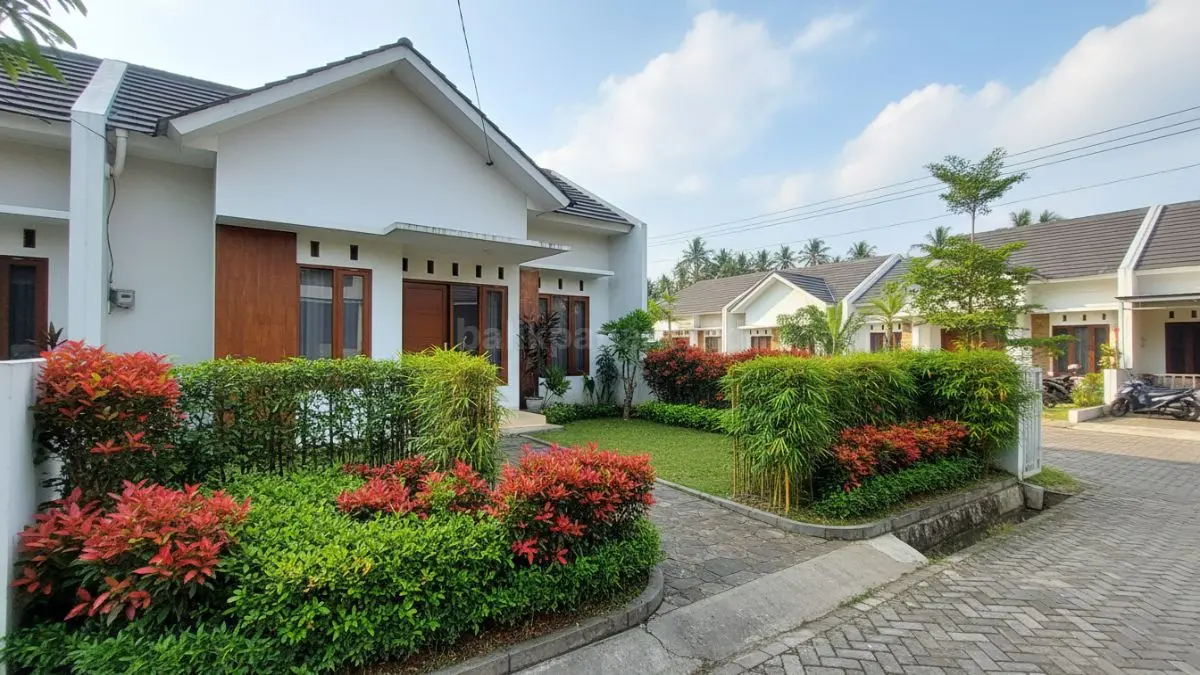 Pagar tanaman hidup (green fence)