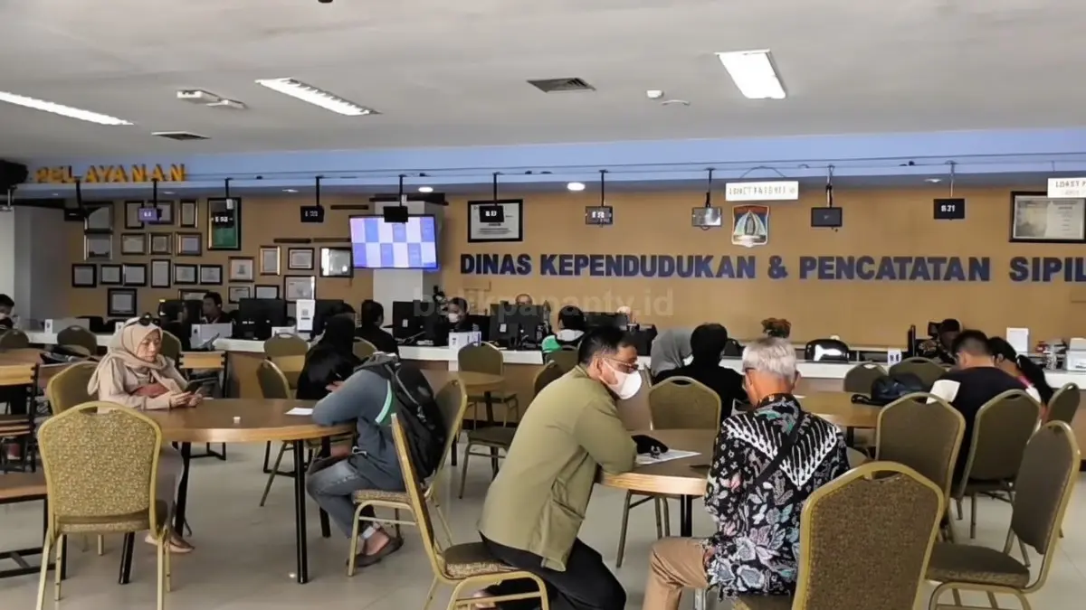 Suasana layanan Disdukcapil Balikpapan tetap buka saat kebijakan WFH berlangsung