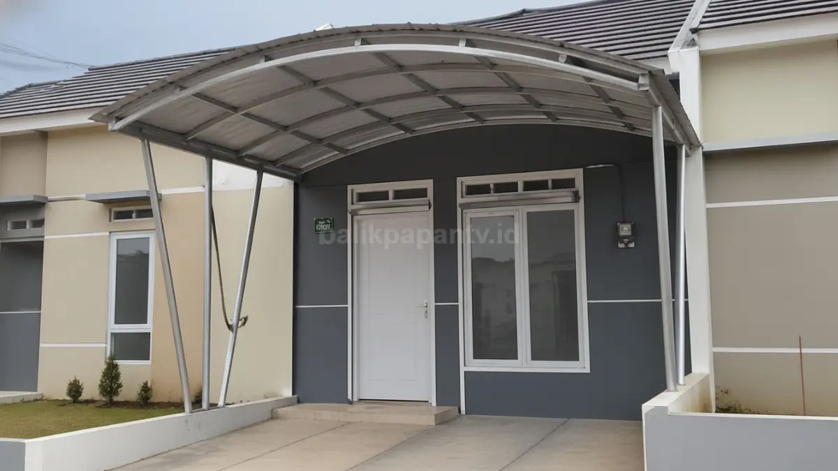 Kanopi melengkung rangka baja ringan dengan atap solid.