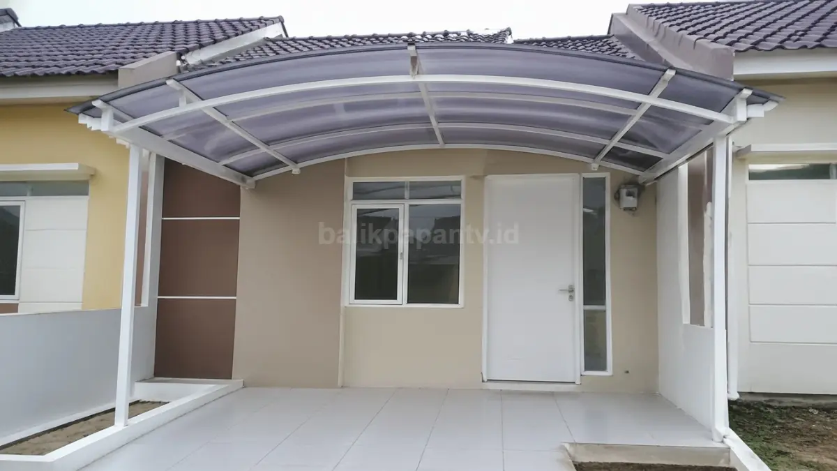 Kanopi melengkung setengah lingkaran klasik.