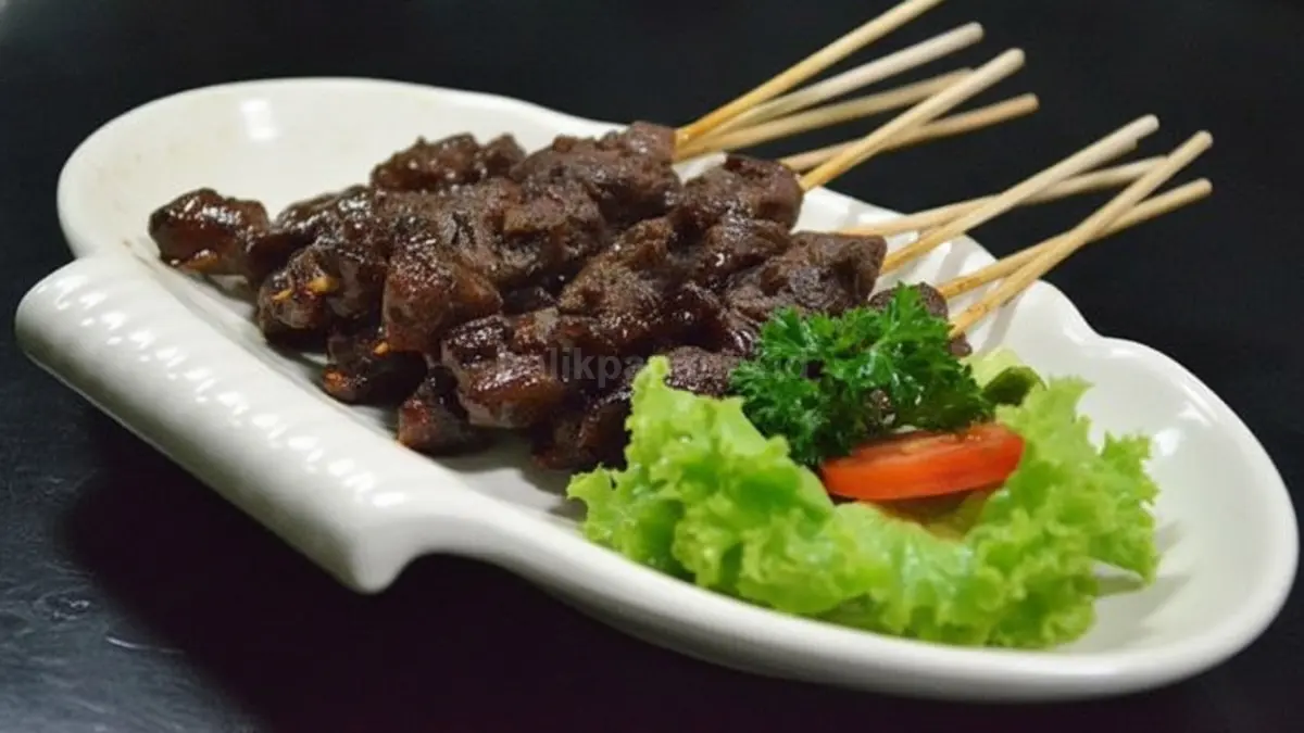 Potongan daging rusa bagian empuk untuk sate payau
