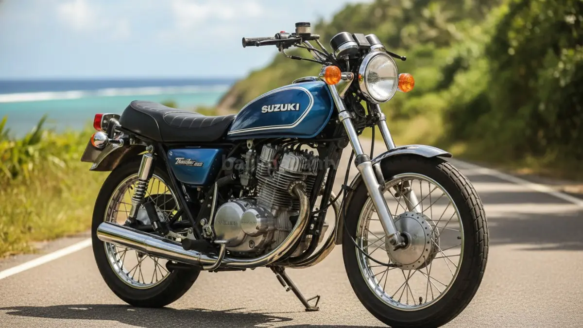 Suzuki Thunder 250 klasik dengan desain lampu bulat dan rangka tubular yang khas