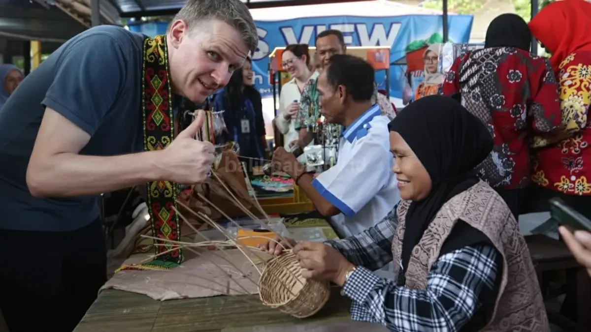 Kunjungan Dubes Australia ke Kelurahan Telagasari membahas inklusi difabel Balikpapan.