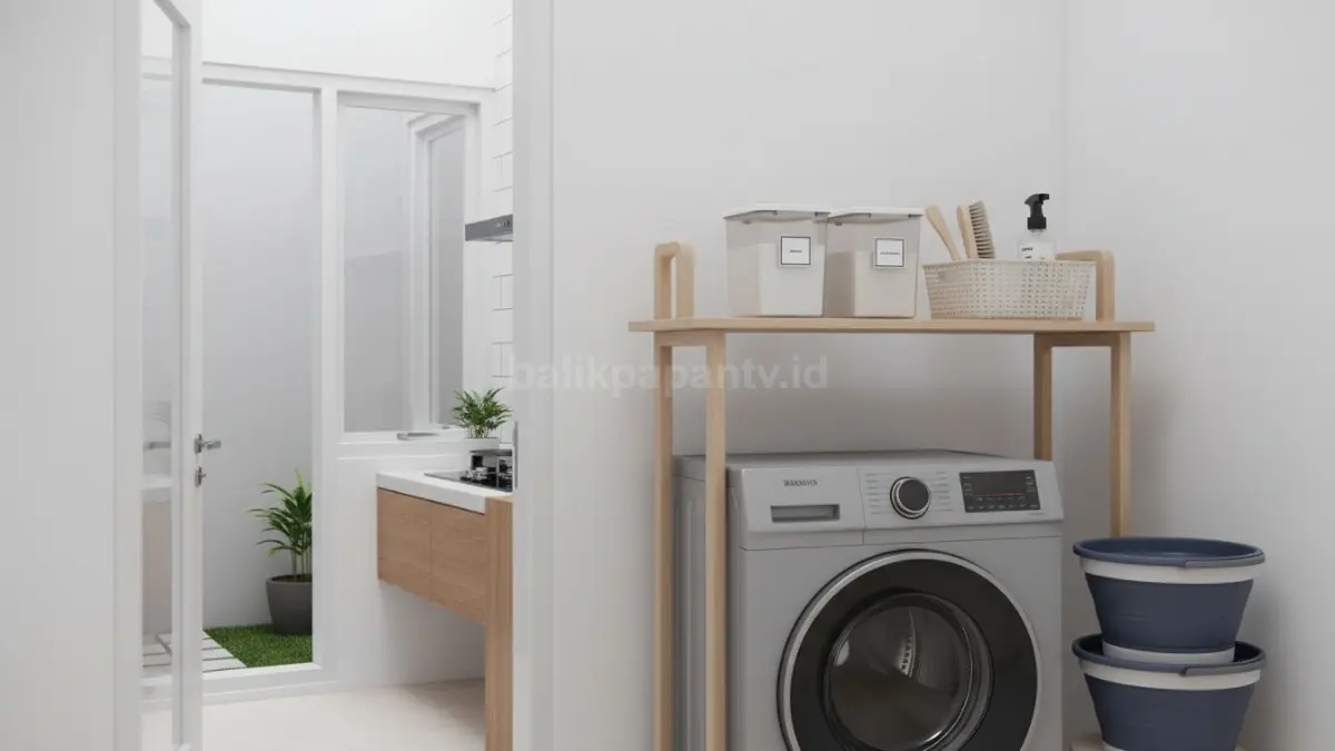 Rak deterjen minimalis di area laundry kecil yang rapi dan fungsional (BTV/Ai)