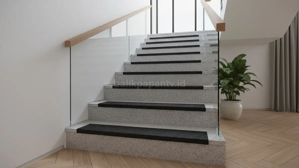  Step Nosing Anti Slip Karet atau PVC. (BTV/Ai)