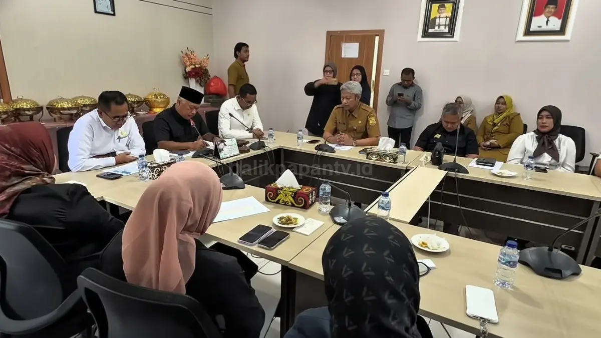 Suasana sidang DPRD Balikpapan membahas KUA-PPAS perubahan APBD 2026 yang jadi perhatian warga kota.