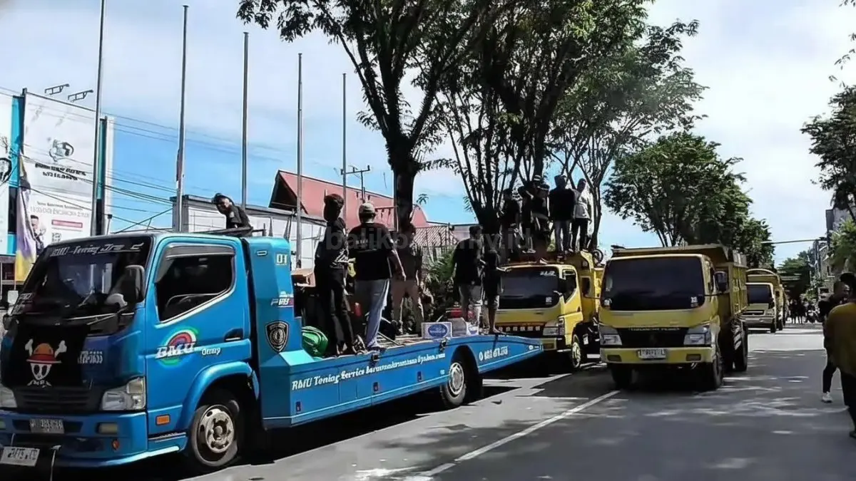 Suasana antrean kendaraan solar subsidi di Balikpapan Utara saat jadi sorotan DPRD Kaltim dan DPRD Balikpapan.