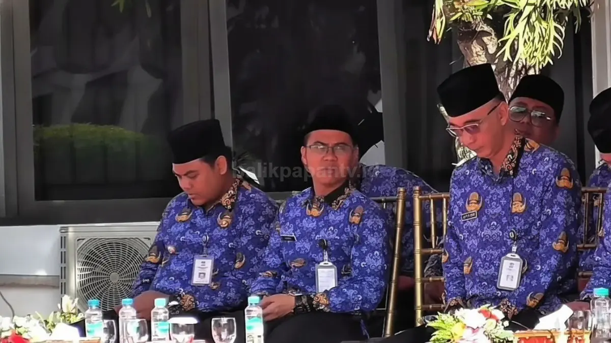 Aktivitas pelayanan ASN di Balikpapan saat digitalisasi birokrasi mulai diterapkan untuk percepat layanan publik.