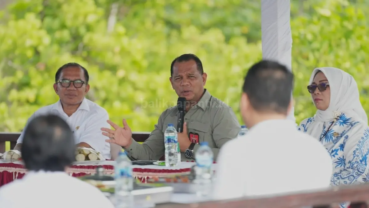 Presiden Prabowo meresmikan operasional 1.061 Koperasi Desa/Kelurahan Merah Putih di Nganjuk untuk memperkuat ekonomi desa.