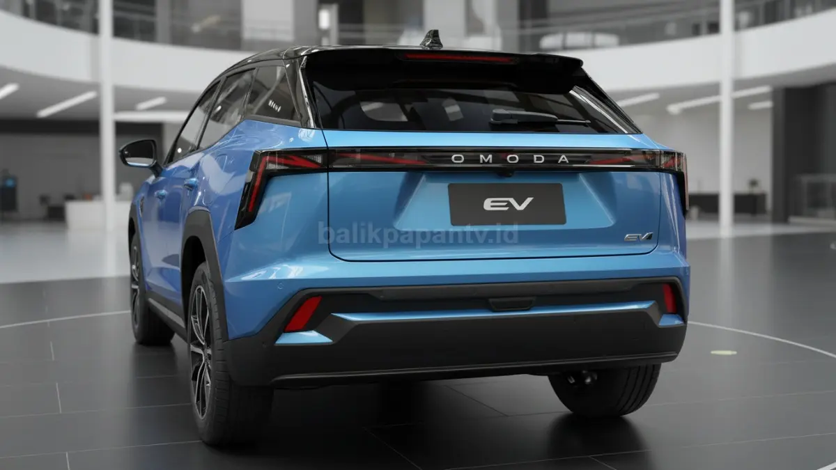 Bagian belakang Omoda 4 EV dilengkapi emblem EV, kamera 360 derajat, dan sensor ADAS modern. (BTV/Ai)
