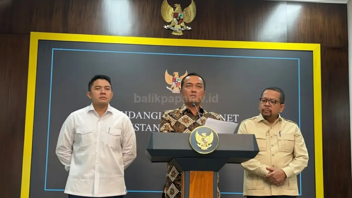 Presiden Prabowo Subianto mengumumkan pergantian pimpinan Badan Gizi Nasional di tengah pelaksanaan program MBG.