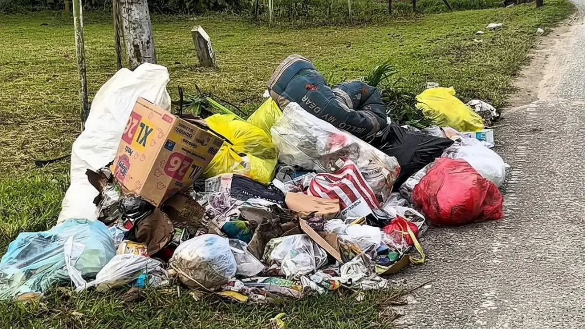 Petugas pengelola sampah di TPS 3R PPU menyiapkan penanganan lonjakan sampah selama Iduladha 1447 Hijriah.