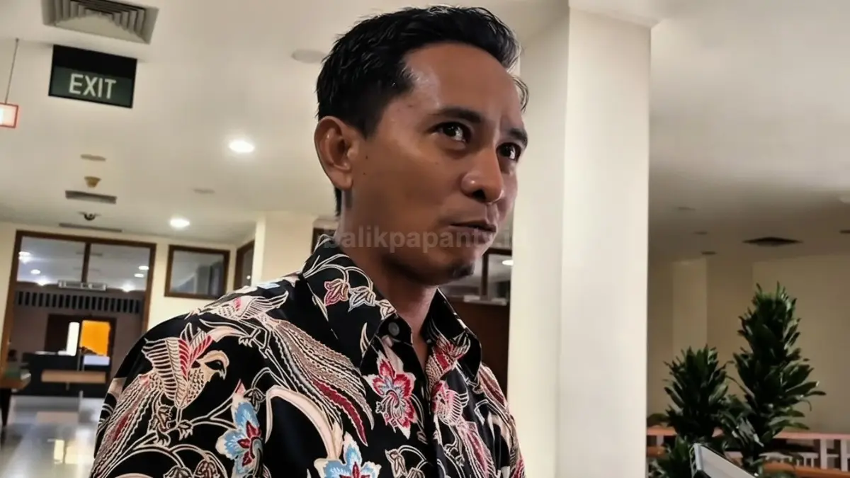 Kepala Bidang Perumahan Permukiman dan Pertamanan Disperkimtan PPU Khairil Ahmad saat memberikan keterangan mengenai dorongan program CSR perusahaan untuk pembangunan daerah.