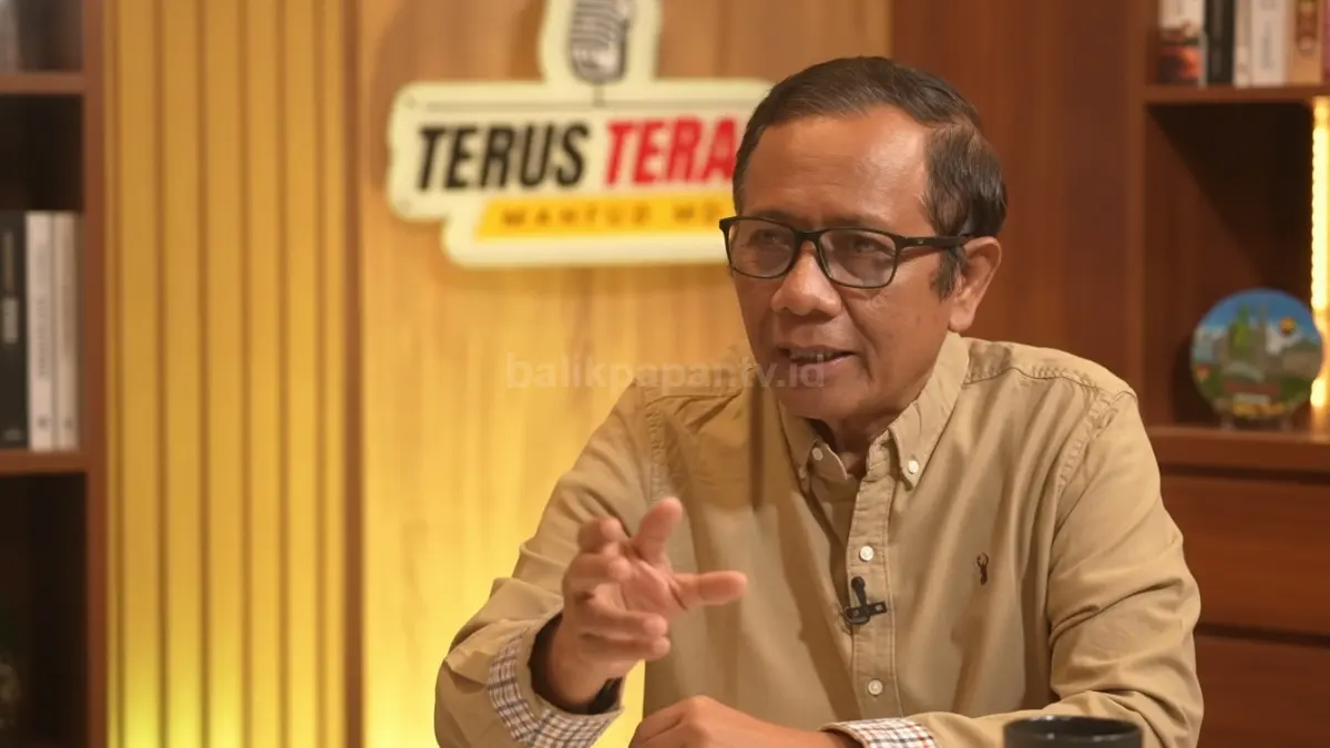 Mahfud MD saat membahas dugaan korupsi Program Makan Bergizi Gratis dan pentingnya pengusutan menyeluruh.