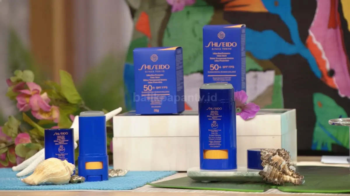 Face mist travel-friendly membantu menenangkan, melembapkan, dan menjaga skin barrier saat cuaca panas. (BTV/AI)