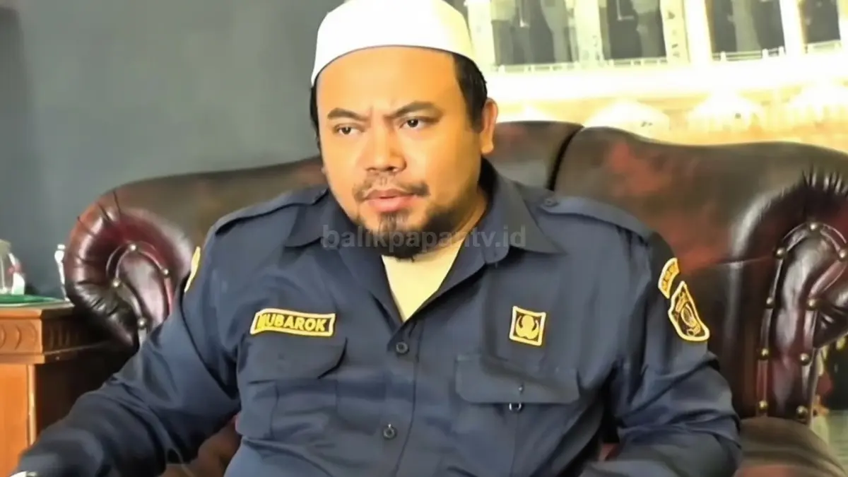 Ketua MUI Kabupaten Penajam Paser Utara Abu Hasan Mubarak saat memberikan keterangan resmi terkait pendampingan sertifikat halal bagi produk UMKM lokal.