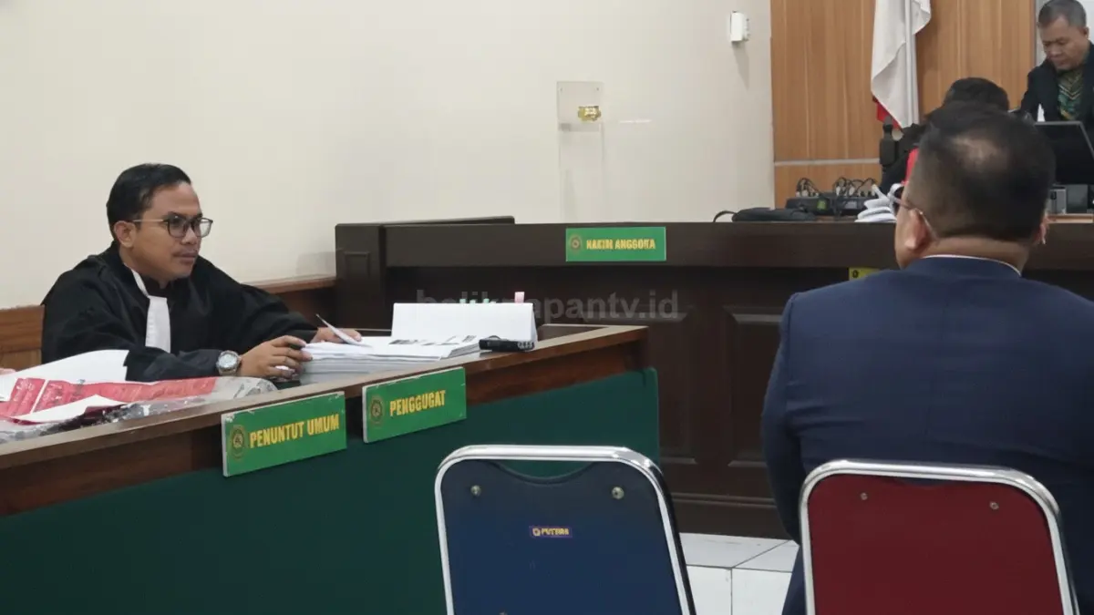 Unggahan yang dipersoalkan menampilkan foto Heni Sagara disertai narasi negatif tentang produknya. (BTV/AI)