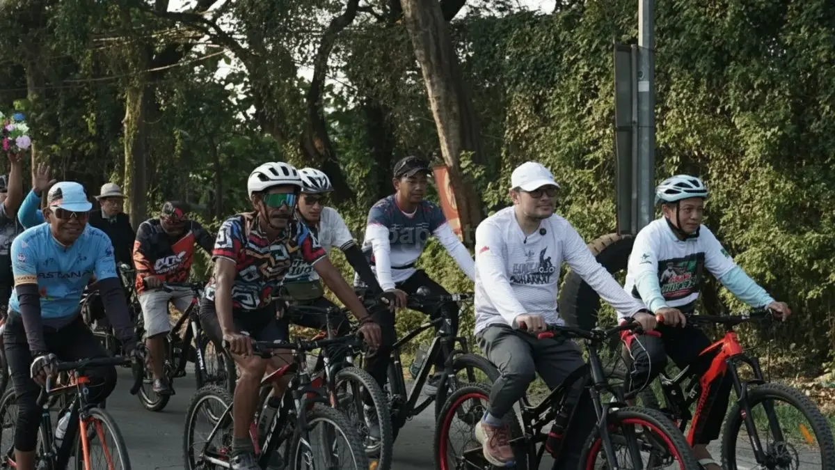 Ribuan peserta mengikuti Gowes Muharram dalam peringatan 1 Muharram 1448 Hijriah.