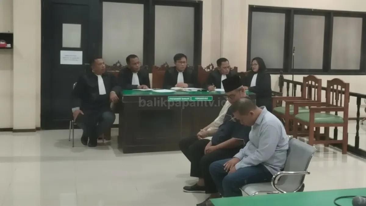 Sidang kasus dana hibah KONI Samarinda saat jaksa membacakan tuntutan terhadap tiga terdakwa.