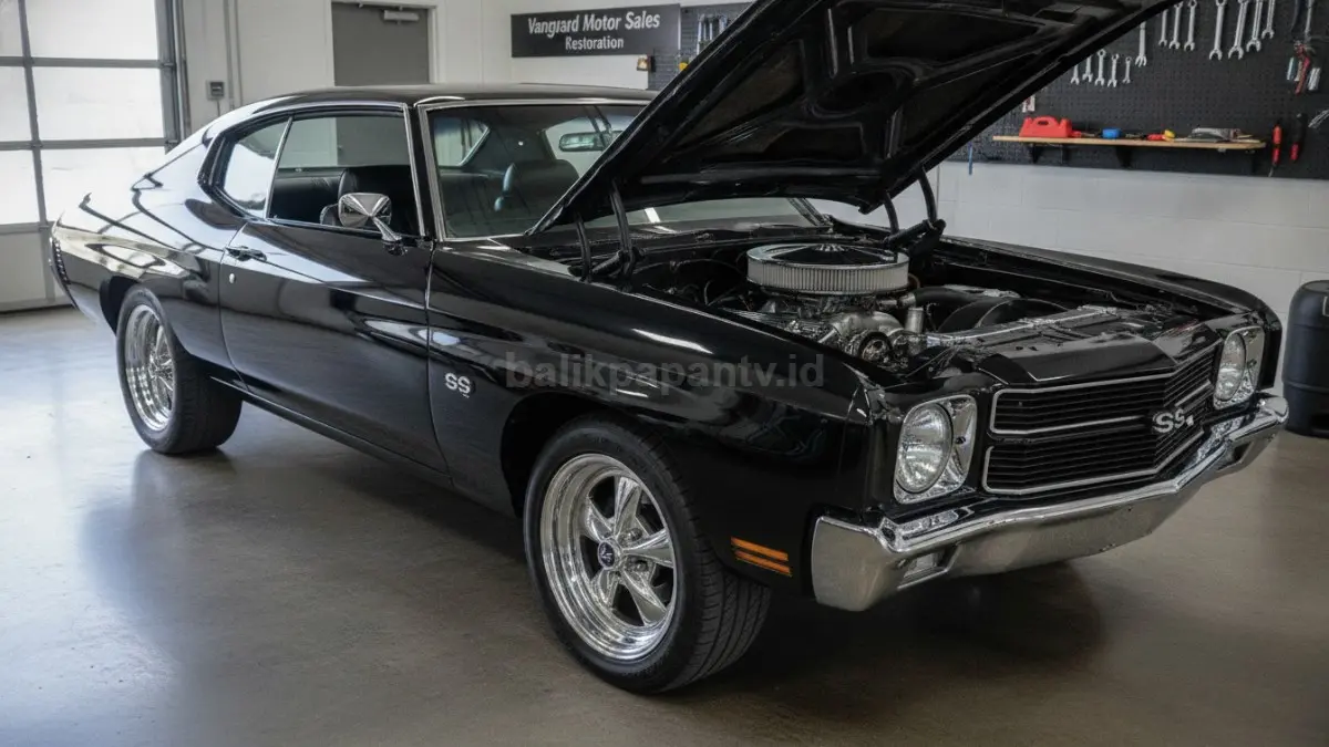 Chevrolet Chevelle 1971 Tuxedo Black dengan mesin V8 454 hasil restorasi Vanguard Motor Sales. (BTV/Ai)
