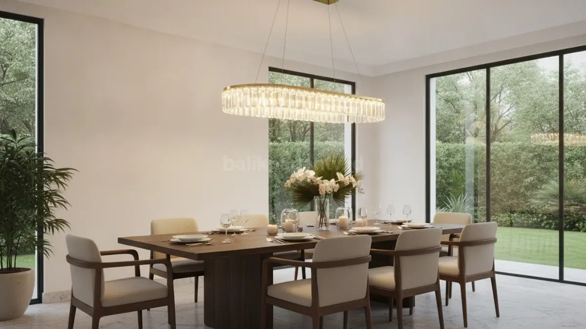 Lampu kristal oval memberikan pencahayaan merata dan tampilan elegan yang cocok untuk area ruang makan. (BTV/Ai)
