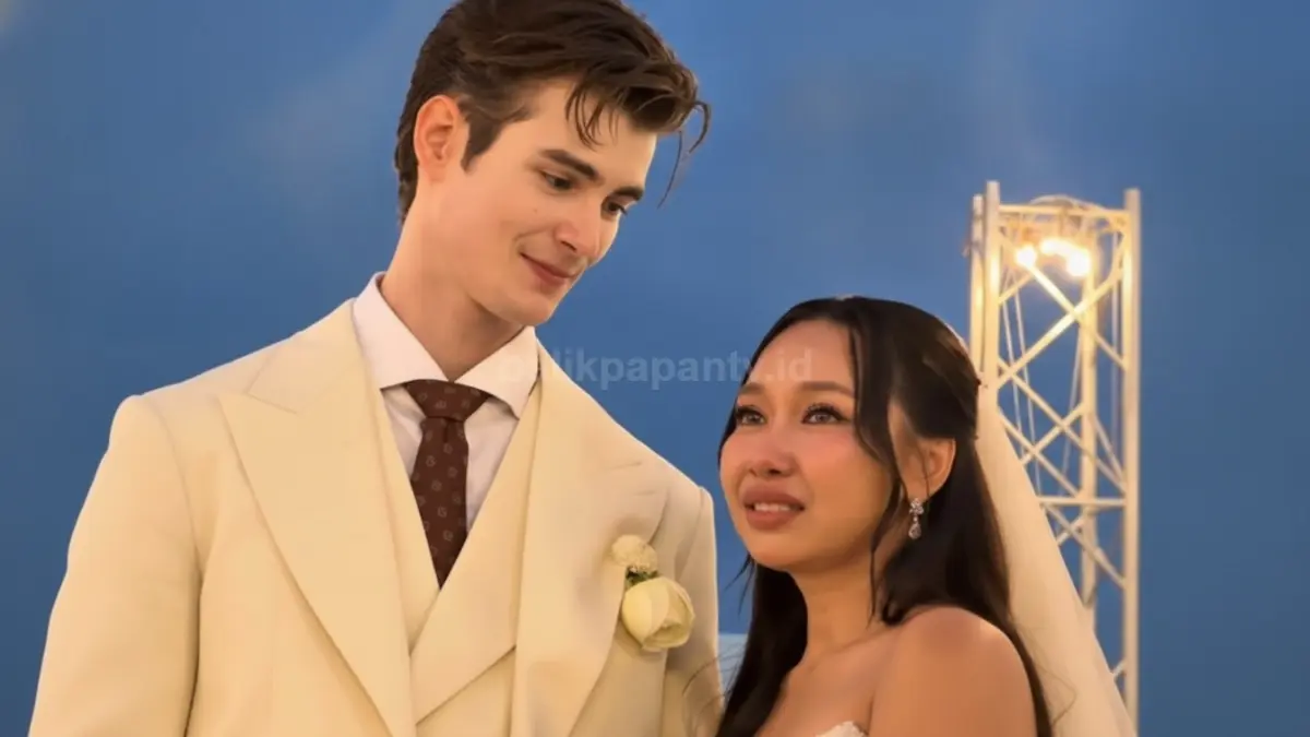Transformasi influencer Thailand Pugun sebelum dan sesudah operasi plastik yang viral di media sosial