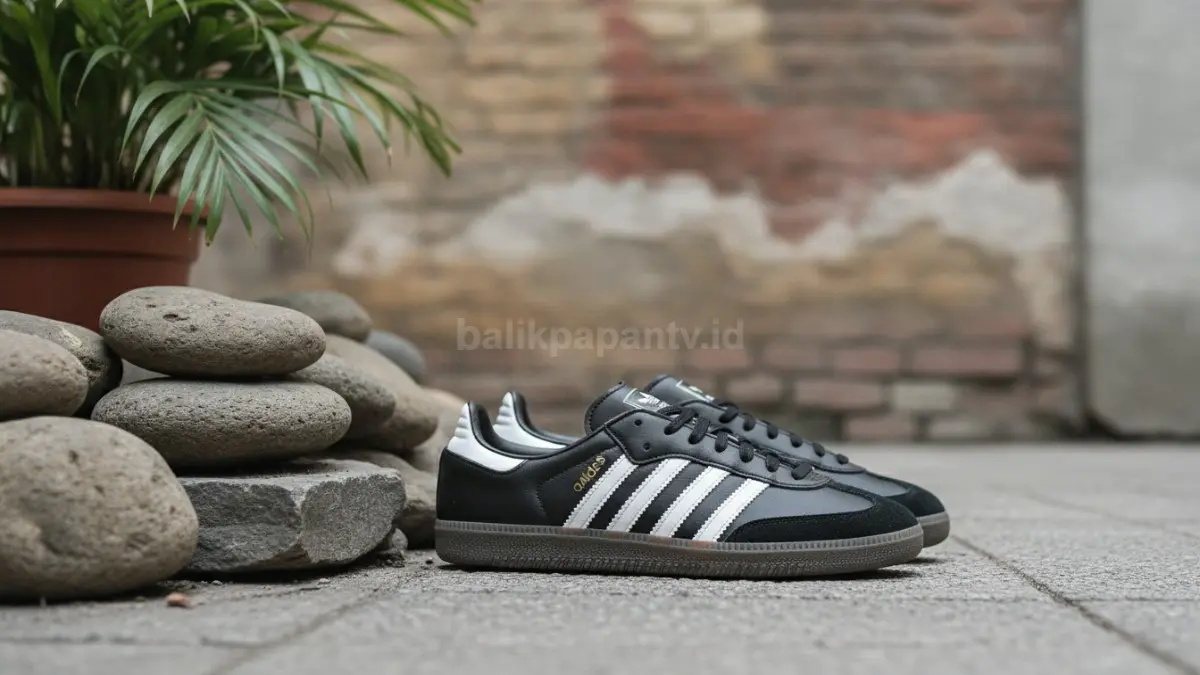 Adidas Samba dengan desain klasik dan sol gum khas yang masih populer di dunia streetwear.