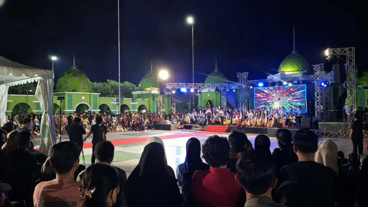Festival Taka Turon di Paser menjadi ruang kreativitas generasi muda sekaligus promosi budaya dan UMKM lokal.