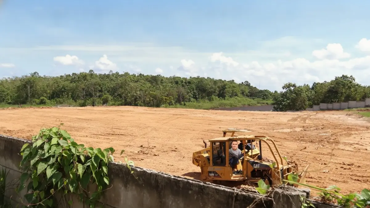 Area pematangan lahan depo kontainer Km 13 yang disebut telah mencapai progres sekitar 80 persen.