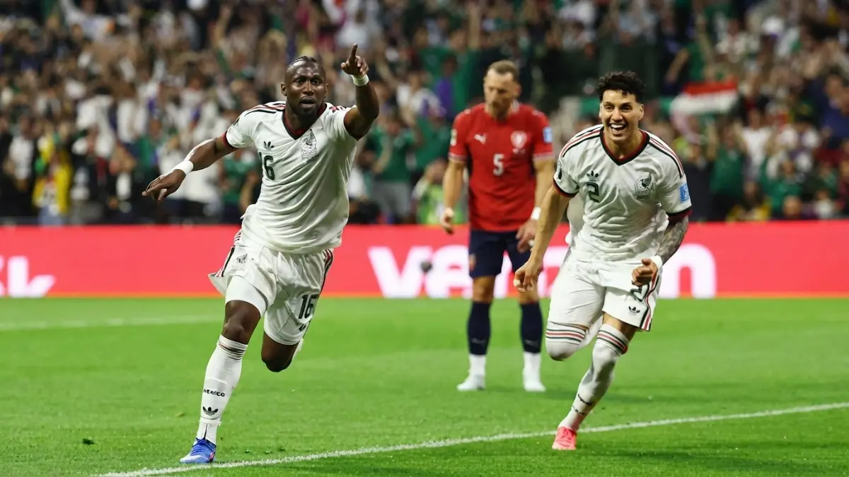 Dua bintang Meksiko masuk daftar elit 100 pemain Piala Dunia 2026, menegaskan kualitas generasi baru sepak bola mereka.(BTV/AI) 