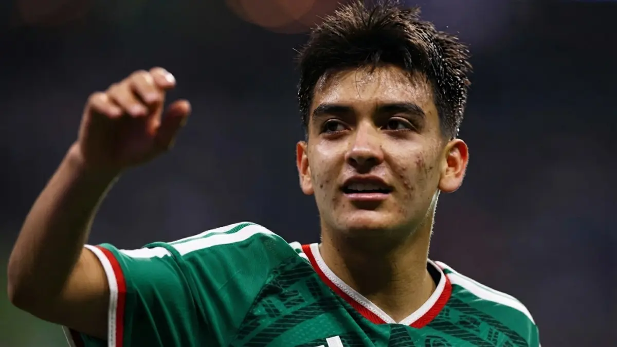 Gilberto Mora pecahkan rekor starter termuda di fase knockout Piala Dunia, catat sejarah dan sorotan dunia sepak bola.(BTV/AI) 
