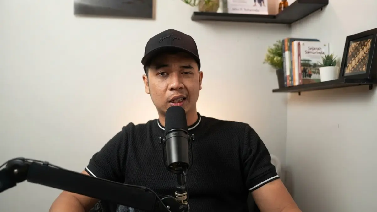 Perubahan kebiasaan sederhana membantu pribadi introvert membangun hubungan sosial yang nyaman dan lebih percaya diri. (BTV/AI)
