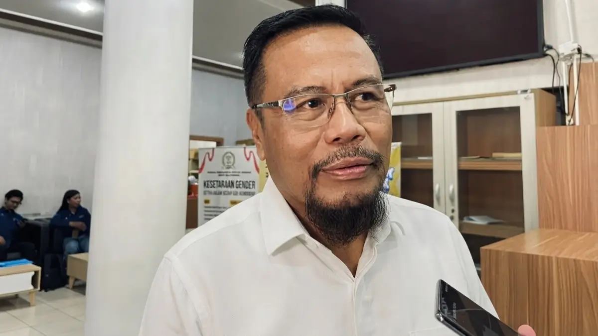 Syarifudin Oddang menjelaskan fungsi DPRD Balikpapan saat menerima kunjungan mahasiswa Universitas Mulia.