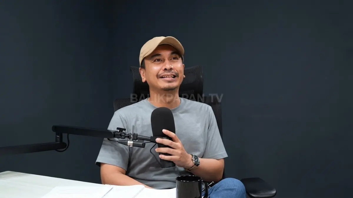 Rizwan Fadilah berbagi perjalanan mengatasi kecanduan gim sambil membangun kepercayaan diri di dunia hiburan. (BTV/AI)