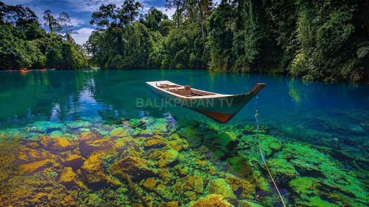 Udara segar dan panorama Danau Cermin Lamaru menciptakan pengalaman liburan berkesan bagi setiap pengunjung (BTV/AI)