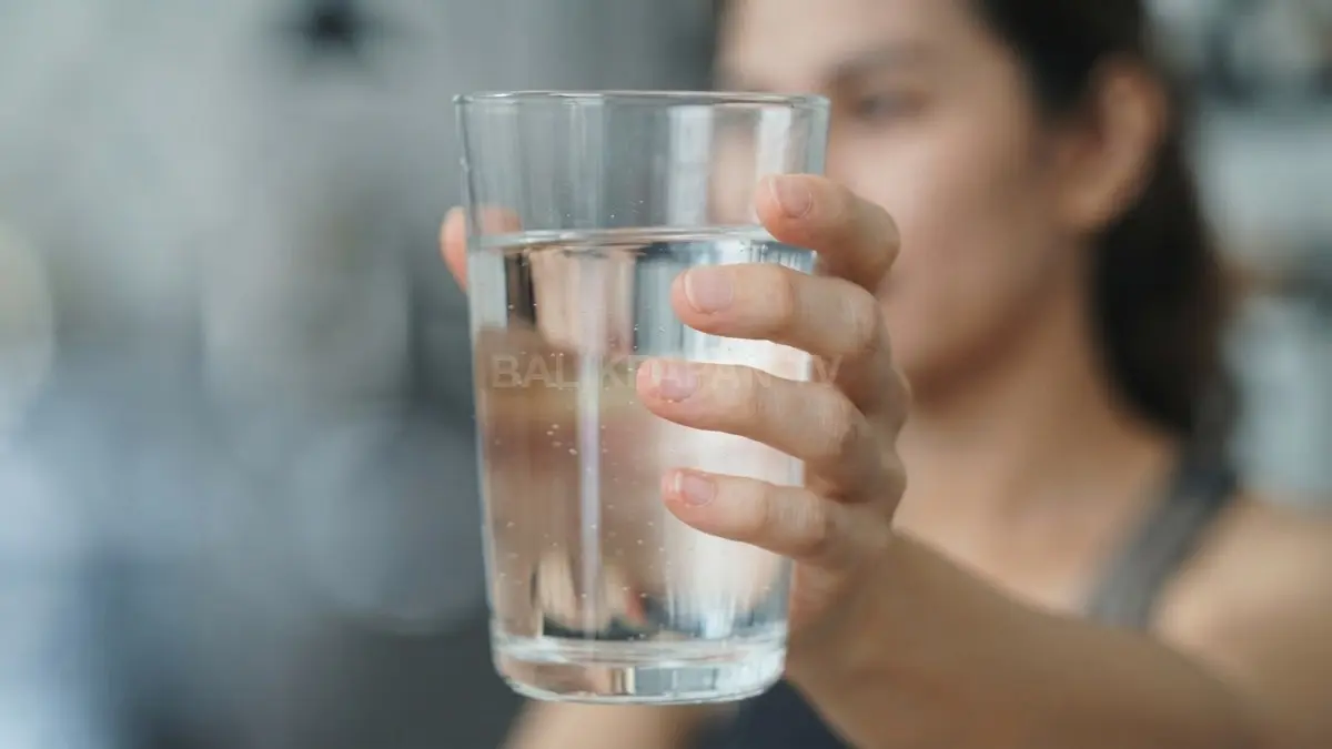 Gelas yang bersih mendukung kebiasaan hidup sehat dimulai dari cara penyimpanan dan penggunaan yang tepat setiap hari (BTV/AI)