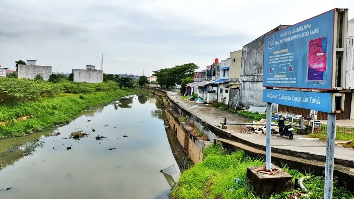 Kawasan Sungai Ampal yang akan ditata melalui pelebaran sungai setelah pembebasan lahan selesai.