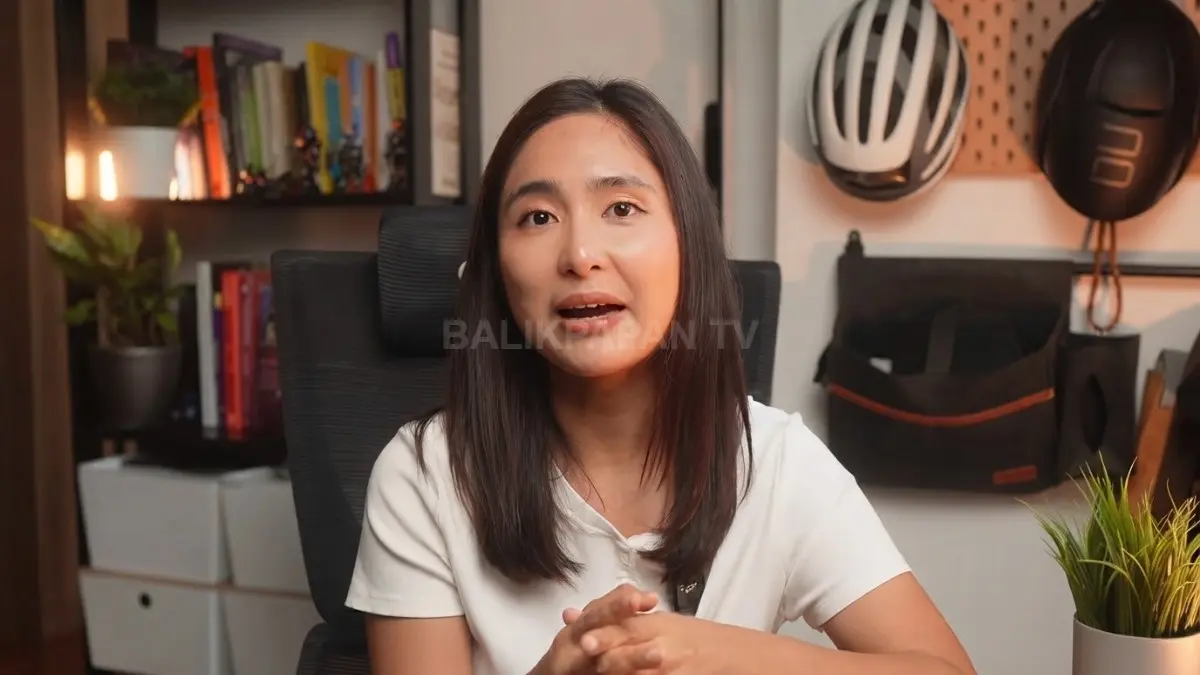 Scrolling media sosial berlebihan dapat mengganggu proses berpikir, memicu kelelahan mental, dan menghambat munculnya kreativitas otak. (BTV/AI)