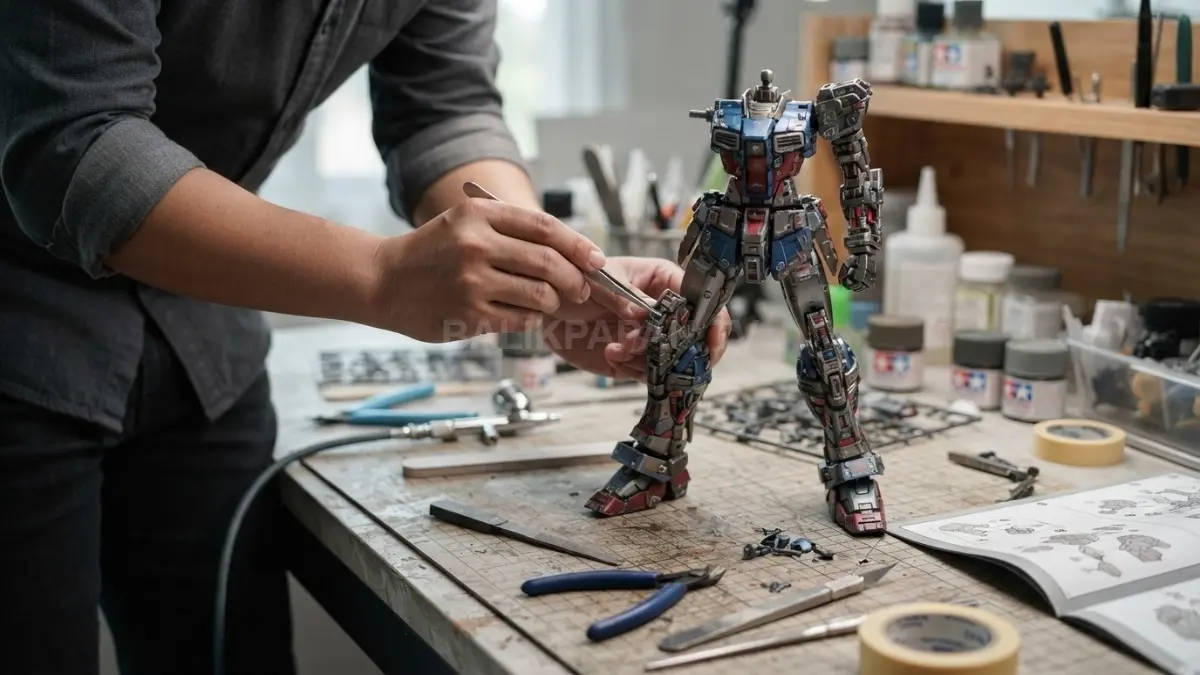 Merakit model kit robot melatih fokus, kesabaran, dan kreativitas melalui detail komponen mekanisnya. (BTV/Ai)