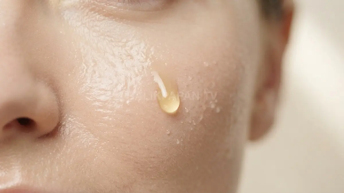 Panthenol (Vitamin B5) efektif mengunci kelembapan, meredakan inflamasi, dan membuat jaringan kulit lebih kenyal. (BTV/Ai)