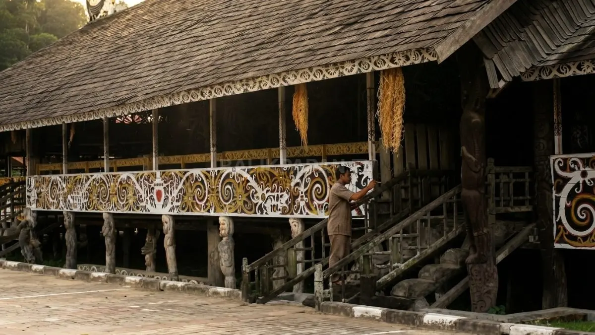 Rumah Lamin menjadi daya tarik utama Desa Pampang