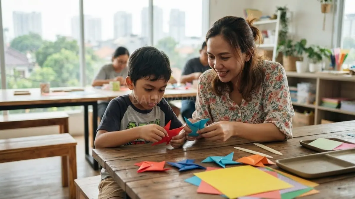 Anak dan orang dewasa melatih kreativitas, konsentrasi, serta motorik halus melalui shuriken origami sederhana bersama [BTV:AI]
