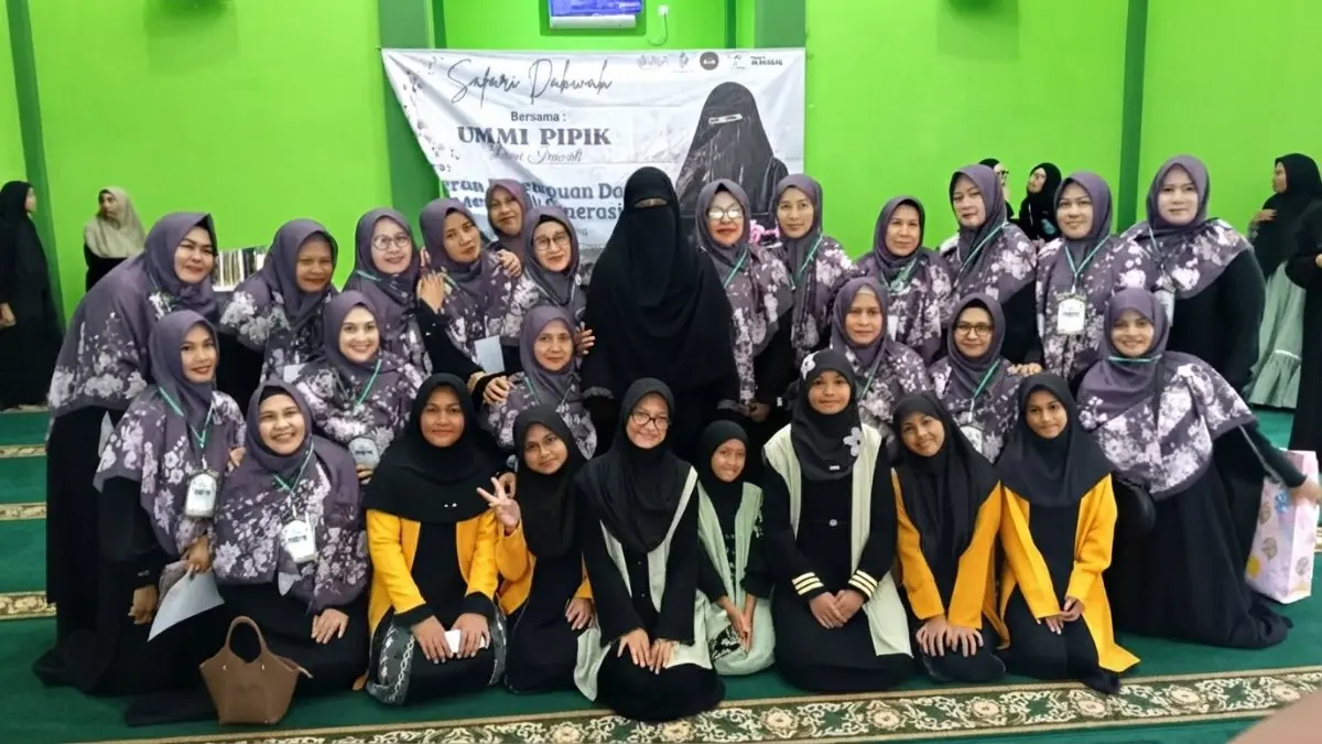 Hj Ummi Pipik.