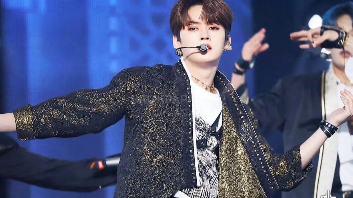 Lee Know dan Seungmin menampilkan harmoni vokal matang melalui unit song "CINEMA" yang memikat penggemar global. [BTV:AI]