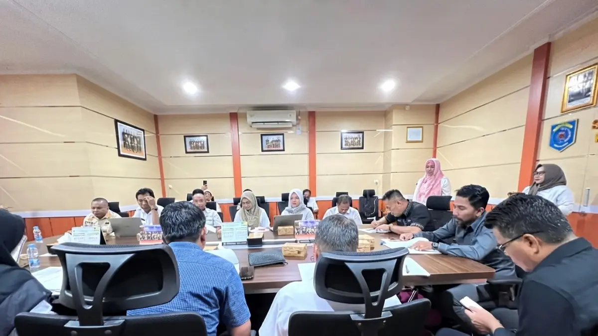 Rapat Pansus II DPRD Paser membahas Raperda hiburan malam dan minuman beralkohol demi pengawasan yang lebih kuat.