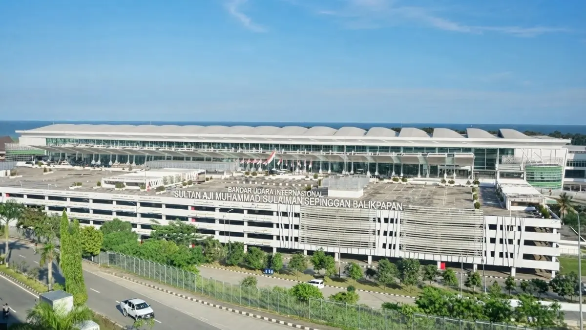 Bandara Sultan Aji Muhammad Sulaiman Sepinggan mendukung konektivitas Balikpapan sebagai kota metropolitan dan pusat investasi regional.